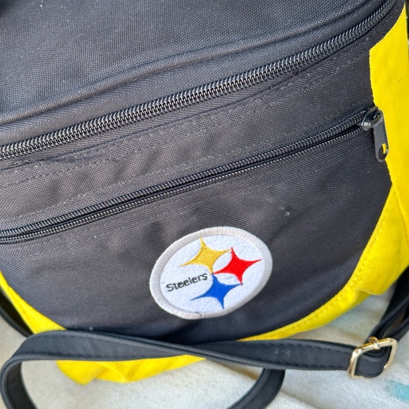 Pittsburgh Steelers Cooler - Picture 3 of 4